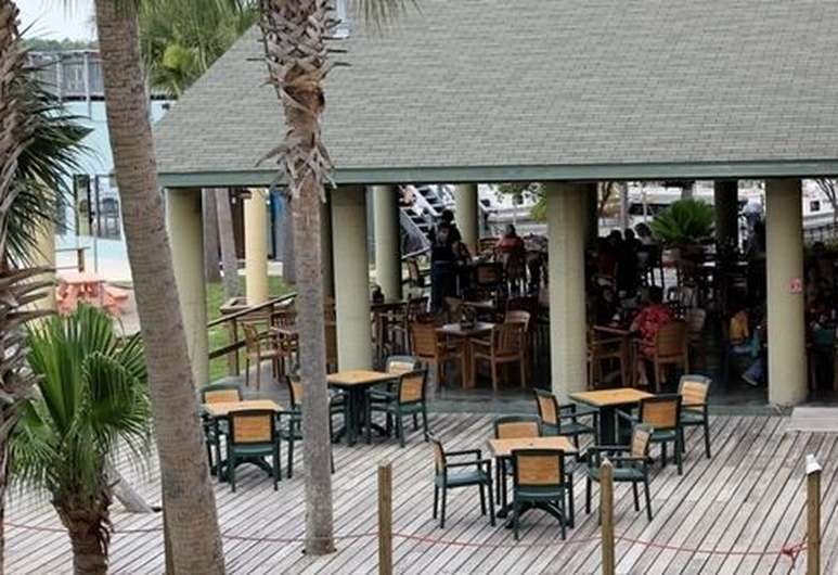 Port Hotel and Marina